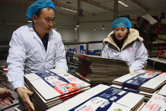 党员带头赴一线 助力春节保生产—心博(中国)别样“生产突击队”助力车间生产 党员带头赴一线 助力春节保生产—心博(中国)别样“生产突击队”助力车间生产