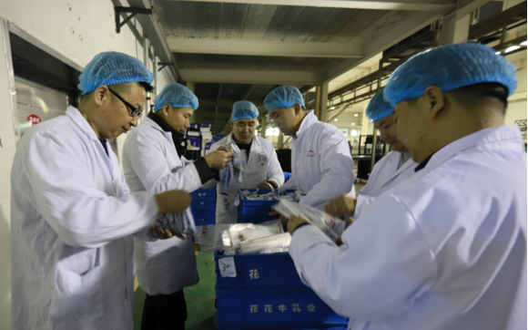 党员带头赴一线 助力春节保生产—心博(中国)别样“生产突击队”助力车间生产 党员带头赴一线 助力春节保生产—心博(中国)别样“生产突击队”助力车间生产