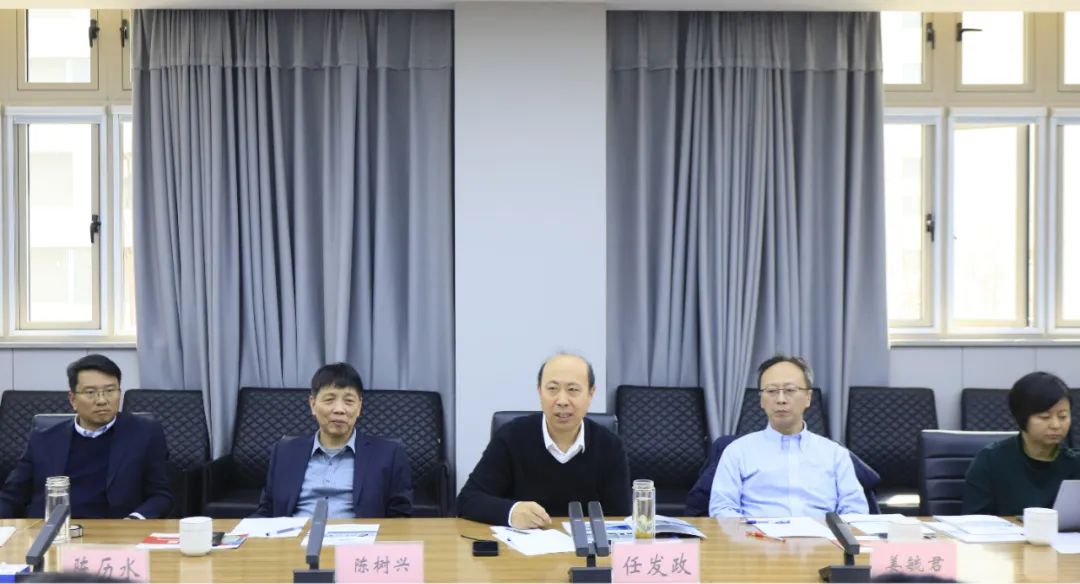 心博（中国）乳业集团党委书记、董事长唐洪峰一行赴中原食品实验室同中国工程院院士、中原食品实验室主任任发政座谈交流