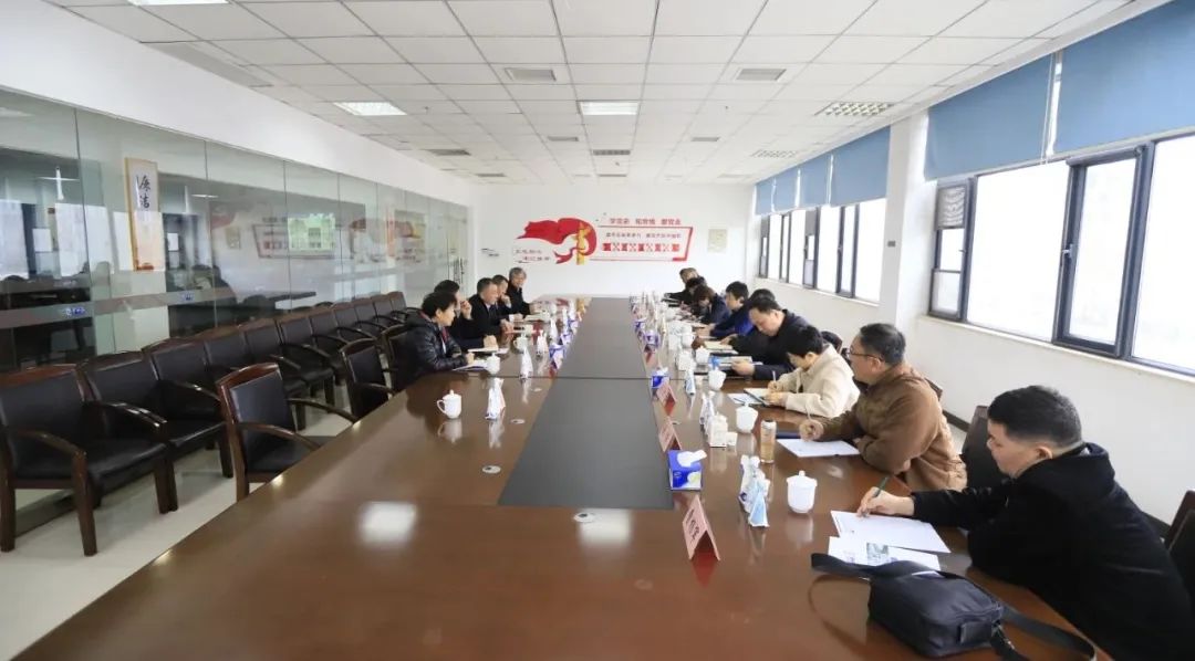 河南省发展改革委价调处副处长马冰一行莅临心博（中国）乳业集团参观调研