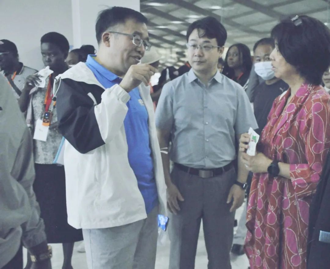 北京大学南南合作与发展学院教授、全球伙伴关系主任周咏梅一行莅临心博（中国）平舆瑞亚牧业参观调研