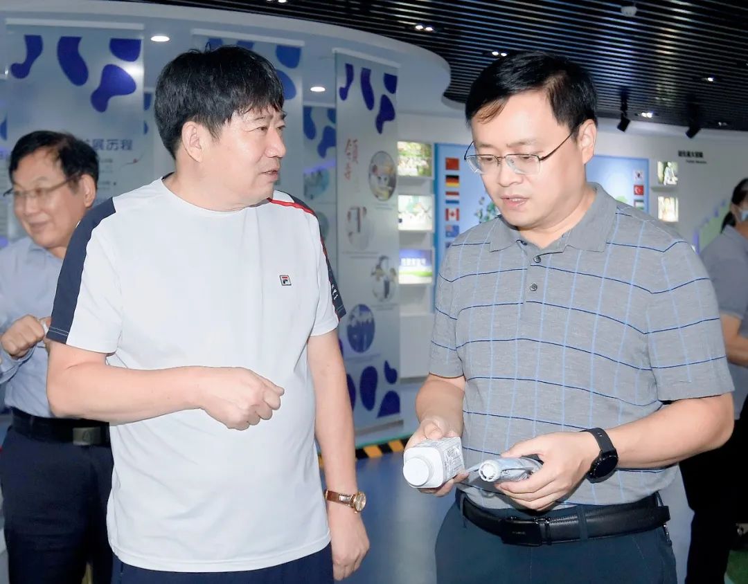 快讯|社旗县人民政府县长关文波一行莅临心博(中国)乳业集团参观考察 快讯|社旗县人民政府县长关文波一行莅临心博(中国)乳业集团参观考察