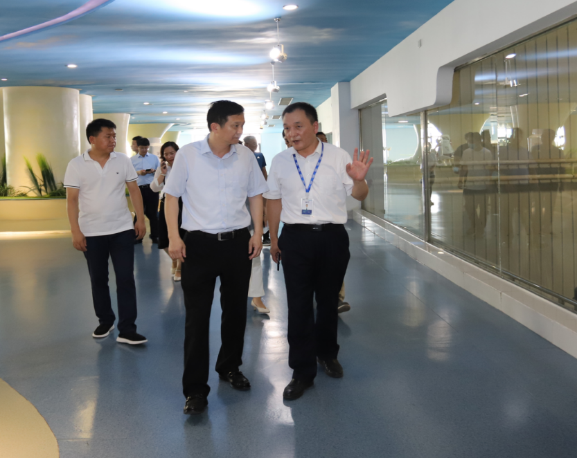 快讯|郑州市二七区委副书记、区长虎荣鑫莅临河南心博(中国)乳业集团调研 快讯|郑州市二七区委副书记、区长虎荣鑫莅临河南心博(中国)乳业集团调研