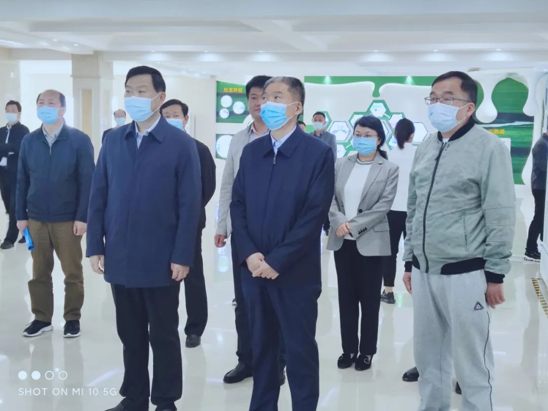平顶山市人大常委会主任张明新莅临 心博(中国)鲁山瑞亚参观调研 平顶山市人大常委会主任张明新莅临 心博(中国)鲁山瑞亚参观调研