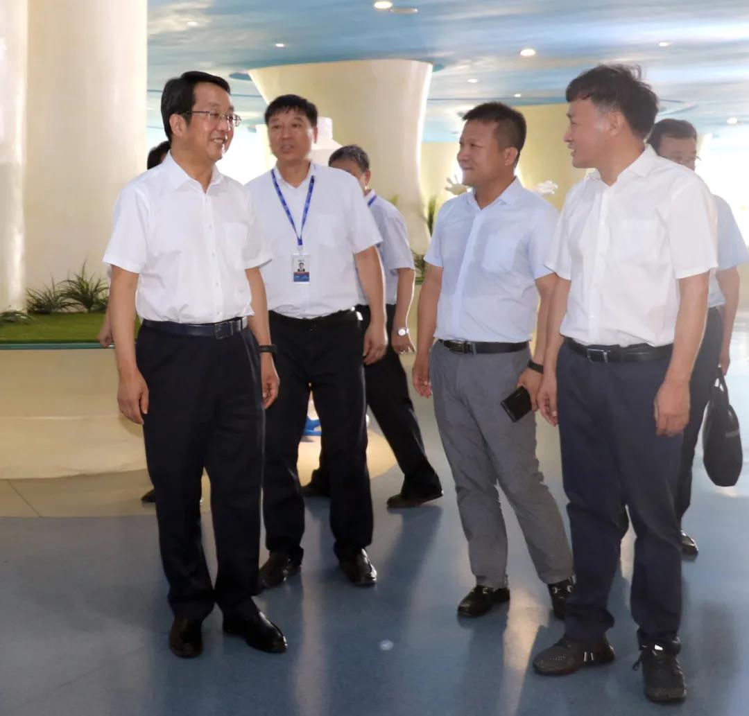 河南省高级人民法院院长胡道才一行莅临心博(中国)乳业集团开展“万人助万企”活动 助力企业发展 河南省高级人民法院院长胡道才一行莅临心博(中国)乳业集团开展“万人助万企”活动 助力企业发展