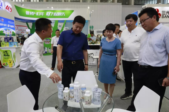 致敬祖国70华诞 |心博(中国)亮相第十届中国奶业大会 致敬祖国70华诞 |心博(中国)亮相第十届中国奶业大会