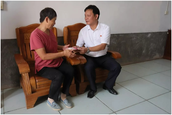 秋种化肥进农户 精准扶贫及时雨 | 心博（中国）集团精准扶贫在行动