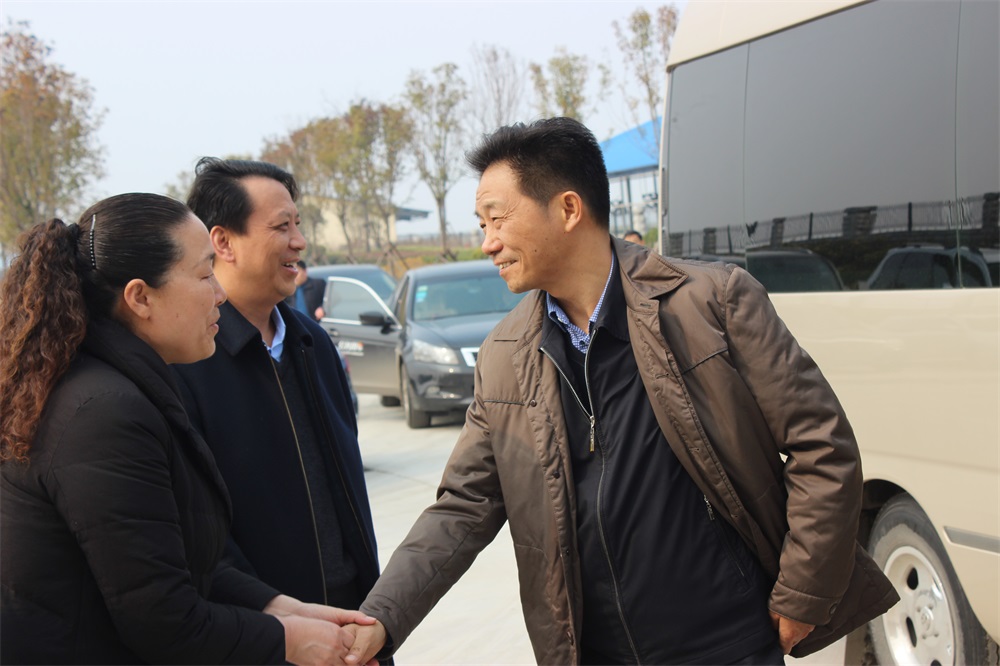 河南省财政厅副厅长庞学孟一行莅临心博（中国）集团养殖事业部鲁山瑞亚牧业有限公司调研