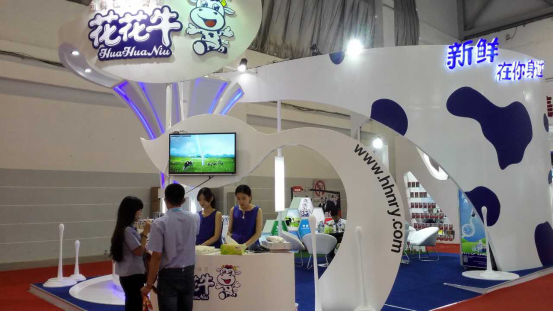 心博（中国）牛气冲天！农业部长品尝“领畅”点赞，又获国际奶业平台青睐