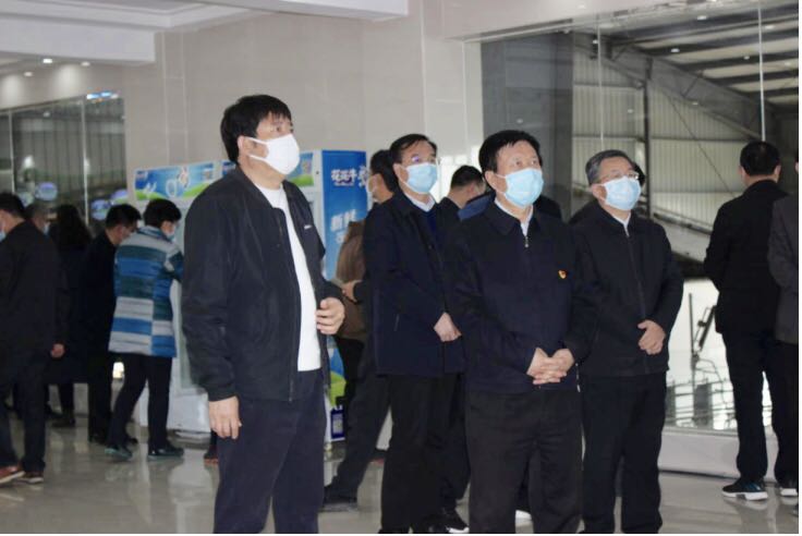 平顶山市委书记周斌一行莅临心博(中国)乳业集团 鲁山瑞亚牧业有限公司调研疫情防控和复工复产情况 平顶山市委书记周斌一行莅临心博(中国)乳业集团 鲁山瑞亚牧业有限公司调研疫情防控和复工复产情况