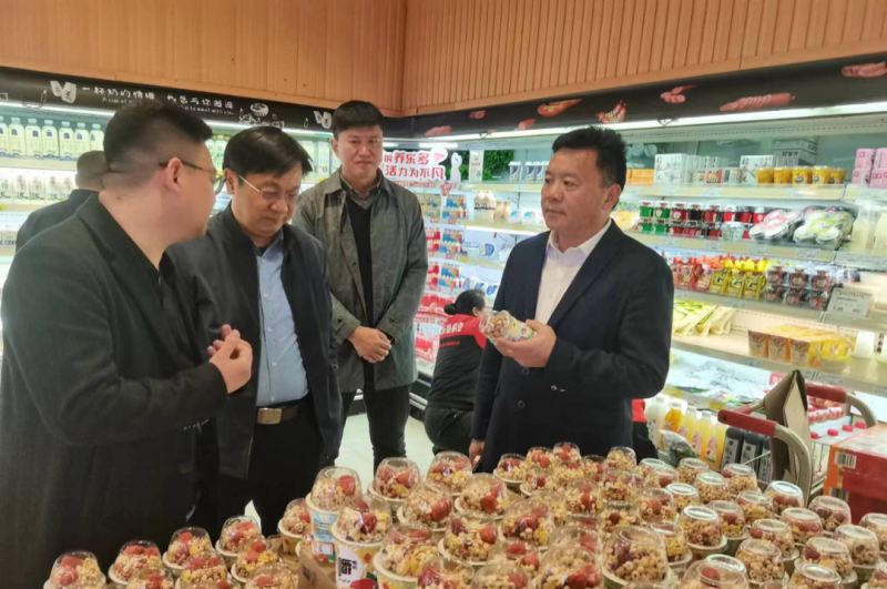 走访调研拓市场 凝心聚力谋发展--心博（中国）乳业集团党委书记、董事长唐洪峰一行走访销售终端