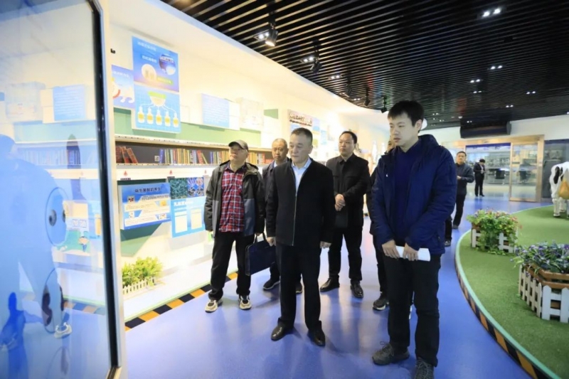 河南省发展改革委价调处副处长马冰一行莅临心博（中国）乳业集团参观调研