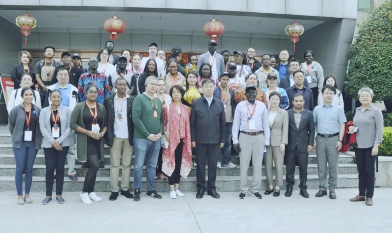 北京大学南南合作与发展学院教授、全球伙伴关系主任周咏梅一行莅临心博（中国）平舆瑞亚牧业参观调研