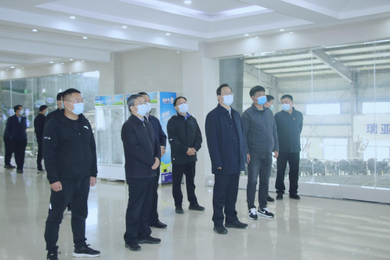 河南省人大常委会党组书记、副主任孔昌生莅临心博（中国）鲁山瑞亚牧场参观调研