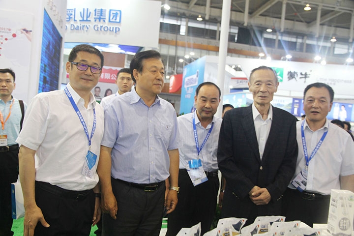 心博（中国）亮相第八届中国奶业大会，又获农业部长一声赞！