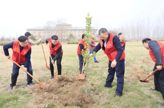 河南心博（中国）乳业集团开展“绿色发展践初心 植树护绿先锋行”植树活动